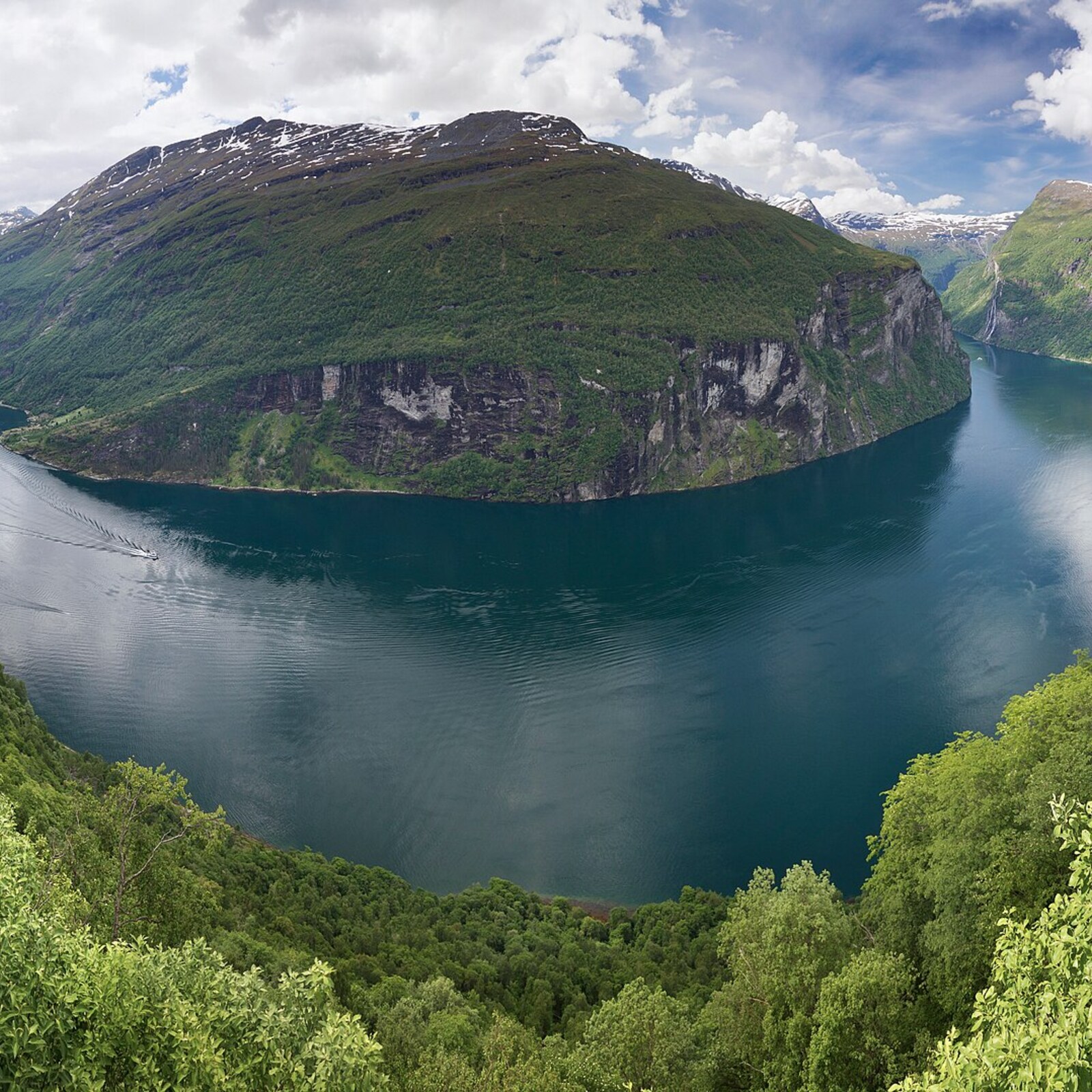 Geirangerfjord et montagnes en Norvège
